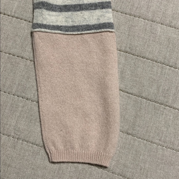 Vince Women’s Stripe Gray Cream Medium Crewneck Pullover Cashmere Sweater - Picture 3 of 9